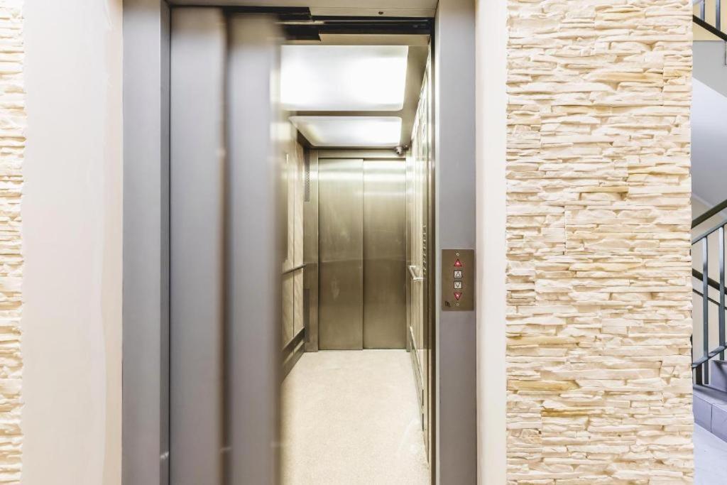 Apartament Niecala Queens Superior Lublin Exteriör bild